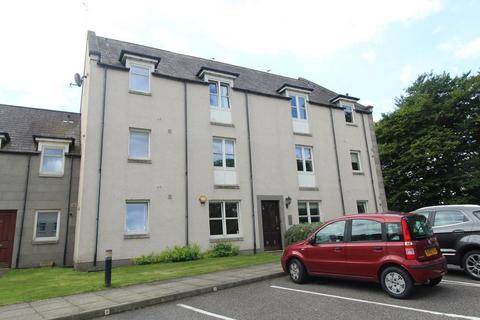 2 bedroom flat to rent, Sir William Wallace Wynd, Top Floor, AB24