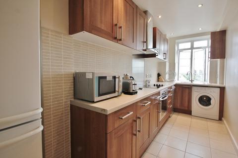 3 bedroom flat to rent, Latymer Court, Hammersmith Road, Hammersmith, W6