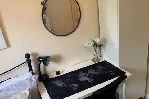 undefined, Windsor Close, Guildford GU2