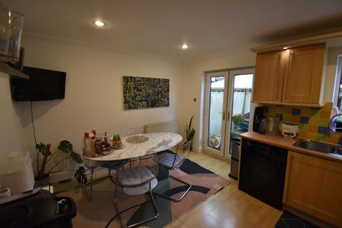 3 bedroom semi-detached house to rent, Hermon Hill, South Woodford E18
