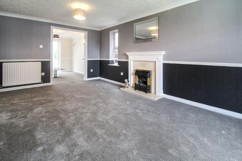 4 bedroom detached house to rent, Lichfield Close, Kempston, Bedford