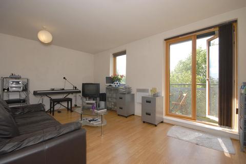 1 bedroom flat to rent - Tay Court, Meath Crescent, Bethnal Green, London, E2