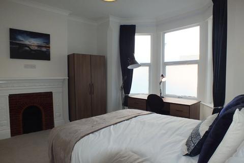 1 bedroom in a house share to rent - Christchurch Road, Reading