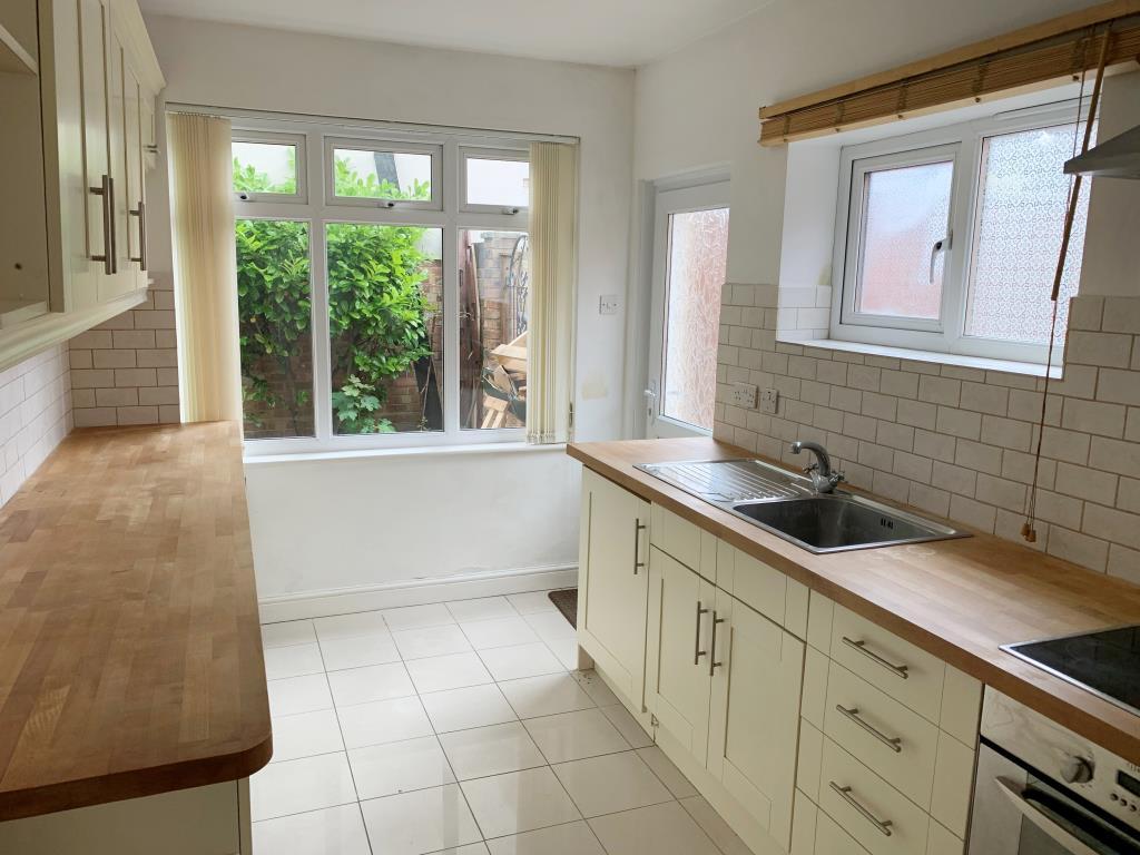 2 Meadow Flats, New Road, Hythe, Southampton 1 bed flat £100,000