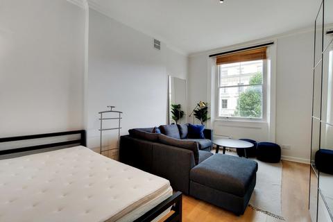 Studio to rent, Inverness Terrace, Bayswater W2