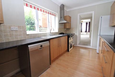 3 bedroom terraced house to rent, Gladstone Road, Tonbridge