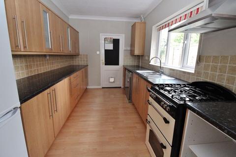 3 bedroom terraced house to rent, Gladstone Road, Tonbridge