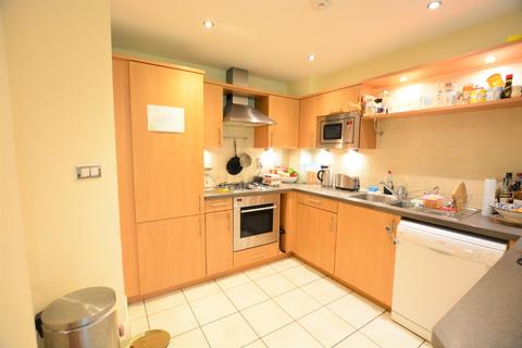 2 bedroom flat to rent, Temple Gardens, Brighton, BN1