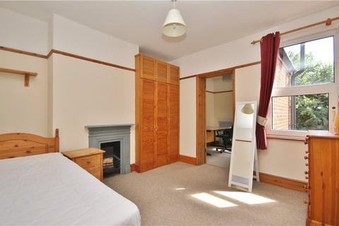 4 bedroom semi-detached house to rent, Acacia Road, Guildford, Surrey, GU1