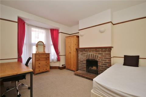 4 bedroom semi-detached house to rent, Acacia Road, Guildford, Surrey, GU1