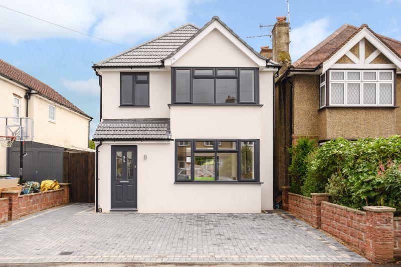 Leigh Road, Cobham 3 bed detached house £795,000