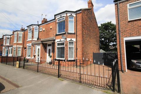 3 bedroom end of terrace house for sale, Lee Street, Hull, East Yorkshire. HU8 8NW