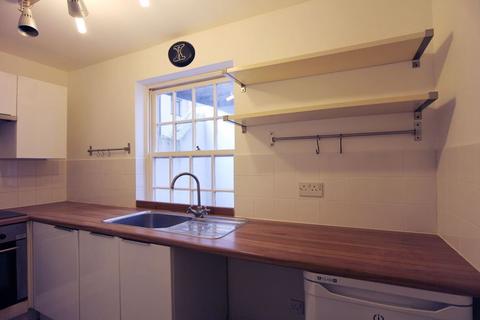 2 bedroom maisonette to rent, Queensbury Mews, Brighton