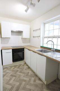 2 bedroom maisonette to rent, Queensbury Mews, Brighton