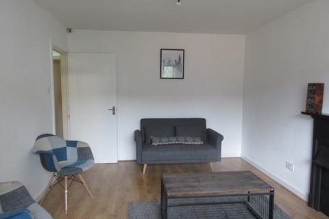 2 bedroom flat to rent, Simmons Court, Whalley Range, Manchester. M16 8ES