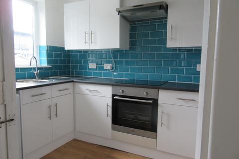 2 bedroom flat to rent, Simmons Court, Whalley Range, Manchester. M16 8ES