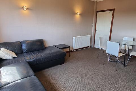 3 bedroom flat to rent - Craigievar Crescent, Garthdee, Aberdeen AB10