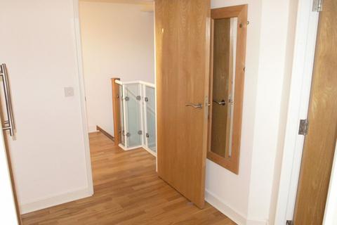 2 bedroom flat to rent, Adcocks Close Loughborough LE11 1HZ