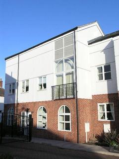2 bedroom flat to rent, Adcocks Close Loughborough LE11 1HZ