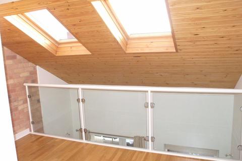 2 bedroom flat to rent, Adcocks Close Loughborough LE11 1HZ