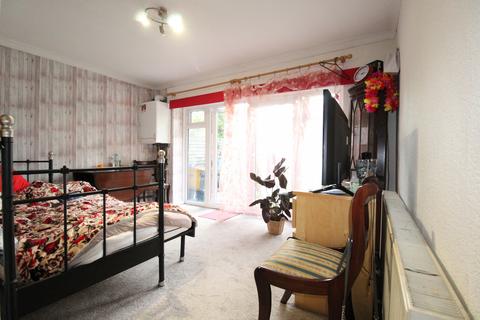 1 bedroom flat to rent, Norfolk Road, Seven Kings, Essex, IG3
