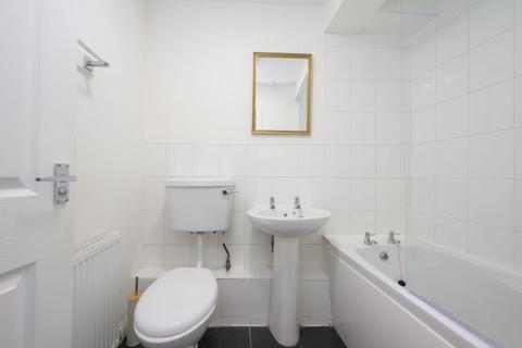 2 bedroom flat to rent, Friars Street, Stirling FK8