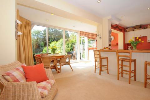 3 bedroom semi-detached house to rent, Greenway,  Chesham,  HP5