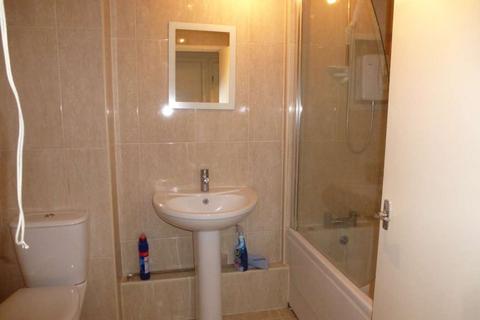 2 bedroom flat to rent, Eastern Avenue, Reading