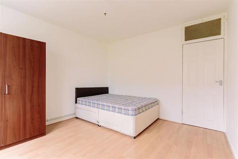 1 bedroom apartment to rent, Holly Park Estate, Finsbury Park, London