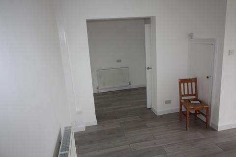 undefined, Uxbridge Road, Feltham