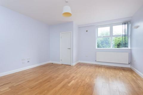 1 bedroom apartment to rent, Molesey Road, Hersham