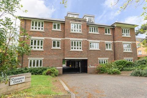 2 bedroom apartment to rent, Brooklands Road, Weybridge