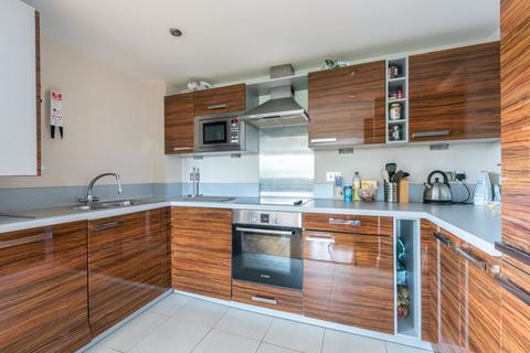 2 bedroom apartment to rent, Brooklands Road, Weybridge