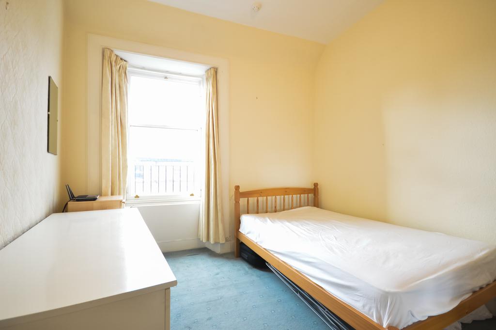 Parkside Terrace Edinburgh EH16 5BN United Kingdom 5 bed flat £2,995