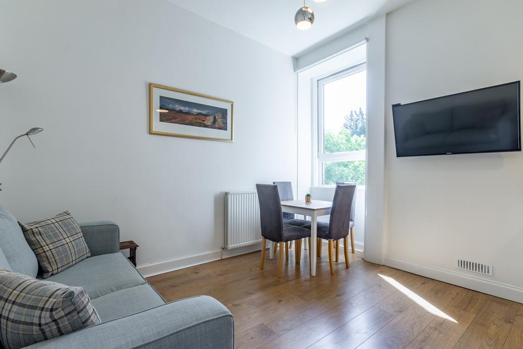 Brunswick Road Edinburgh EH7 5PF United Kingdom 1 bed flat £875 pcm