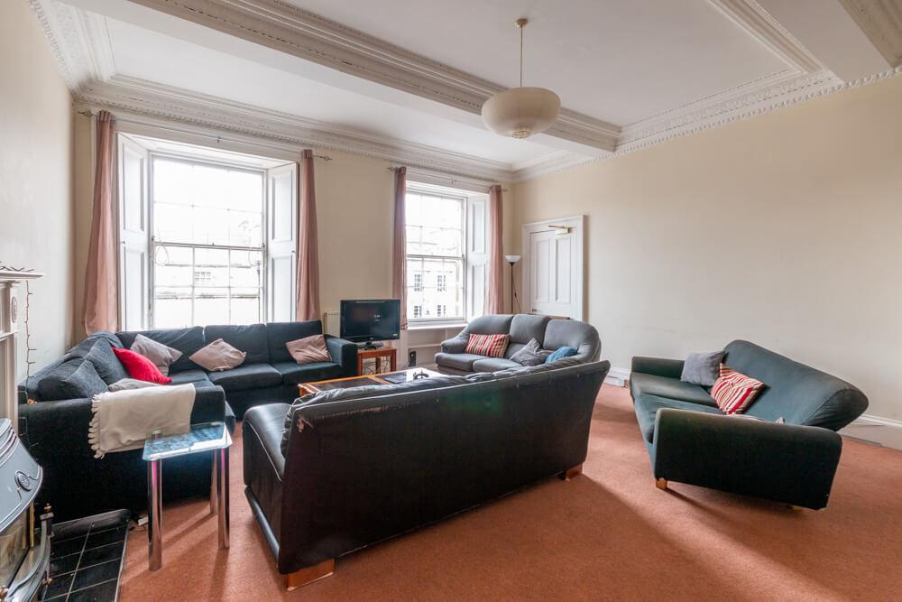 Stafford Street Edinburgh EH3 7BD... 4 bed flat £1,990 pcm (£459 pw)