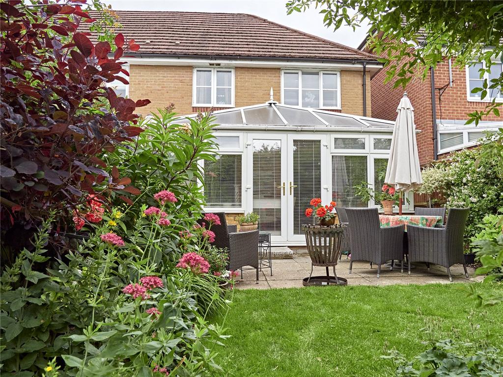 Redgrave Place, Marlow, Buckinghamshire, SL7 3 bed semidetached house