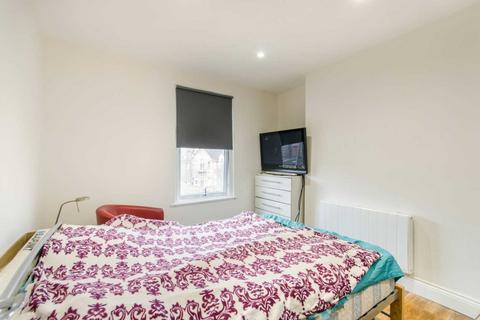 1 bedroom flat for sale, Hadyn Park Road, Shepherds Bush, London W12 9AG