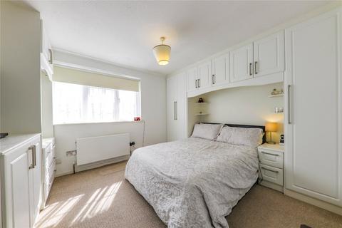 2 bedroom terraced house to rent, Hungerford Close, Sandhurst, Berkshire, GU47