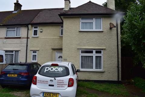 3 bedroom semi-detached house to rent - Sutton Road, Southend-On-Sea