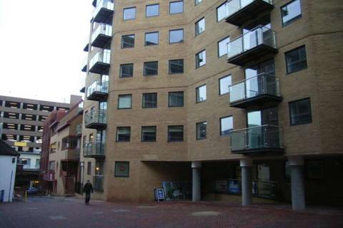 2 bedroom flat to rent, Merchants Place, Reading