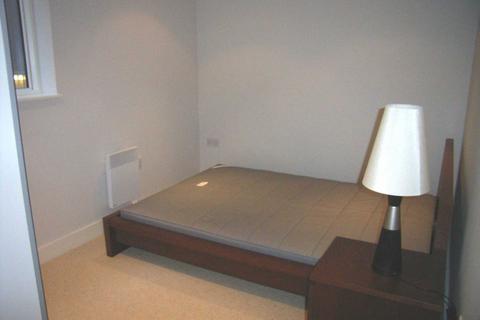 2 bedroom flat to rent, Merchants Place, Reading