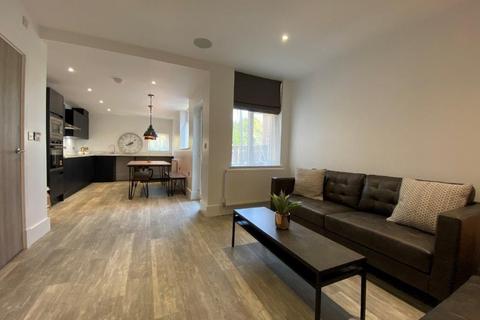 1 bedroom semi-detached house to rent, En suite rooms at Marlborough Rd, Beeston, NG9 2HG