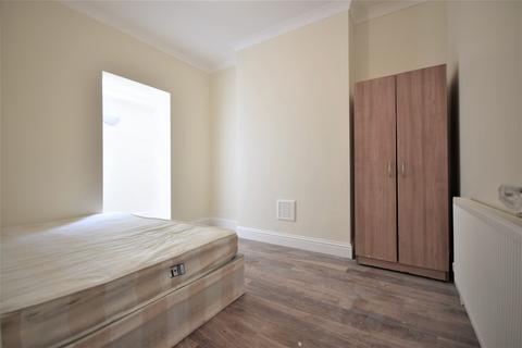 undefined, Hollydale Road, Peckham, SE15