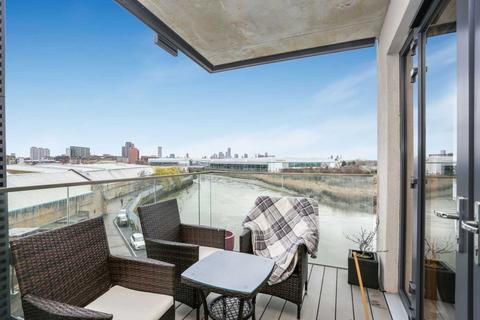 1 bedroom apartment to rent, Salcombe Court, St. Ives Place, Poplar, E14