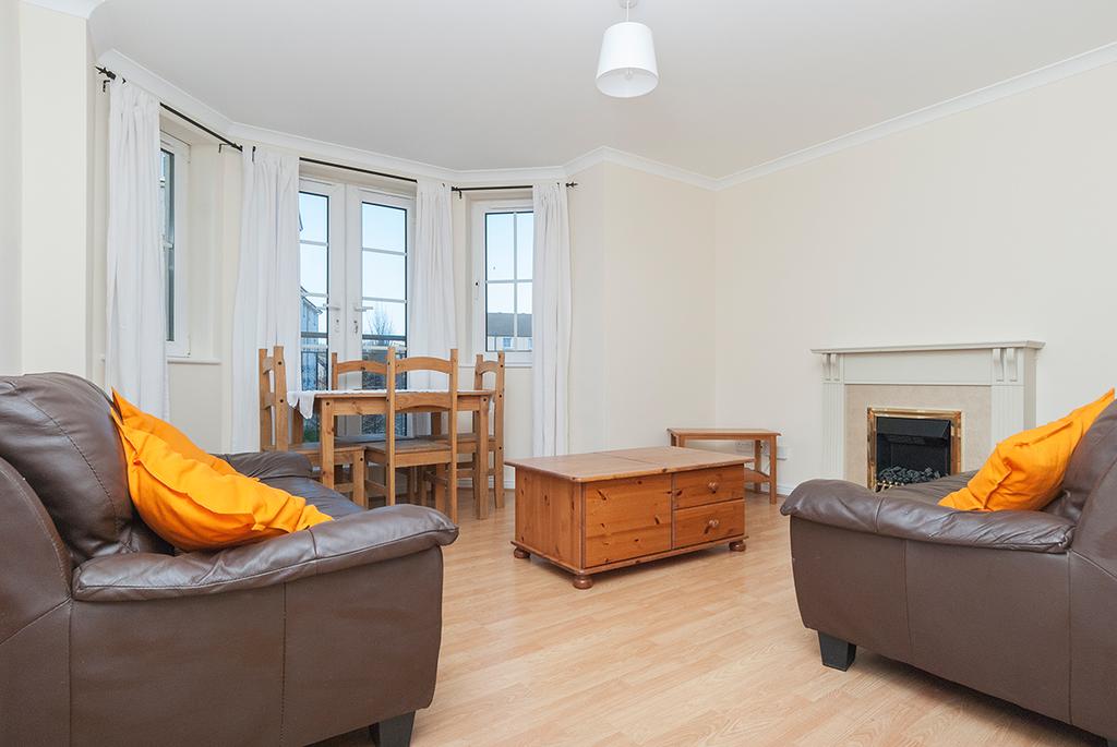 Springfield Street Edinburgh EH6 5DU... 2 bed flat £925 pcm (£213 pw)