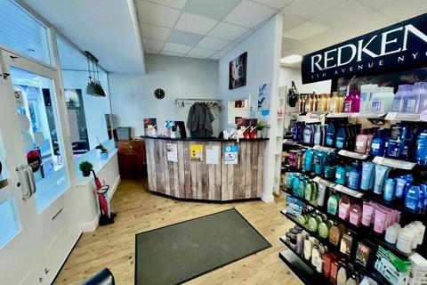 Hairdresser and barber shop for sale, Freehold Hair & Beauty Salon Located In Launceston