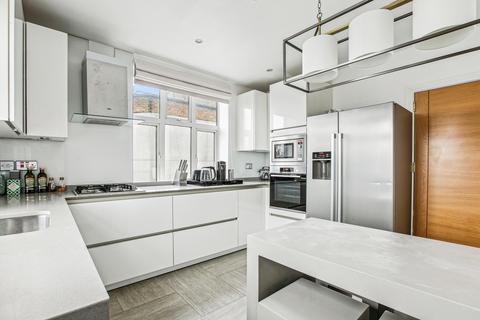 4 bedroom flat to rent, Onslow Square, South Kensington, London