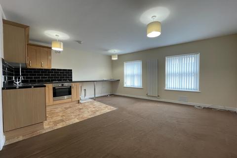 2 bedroom flat to rent, High Street, Wirral CH64