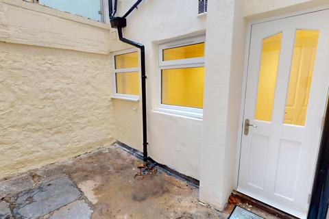 2 bedroom flat to rent, Bedford Place, City Centre, Brighton, BN1